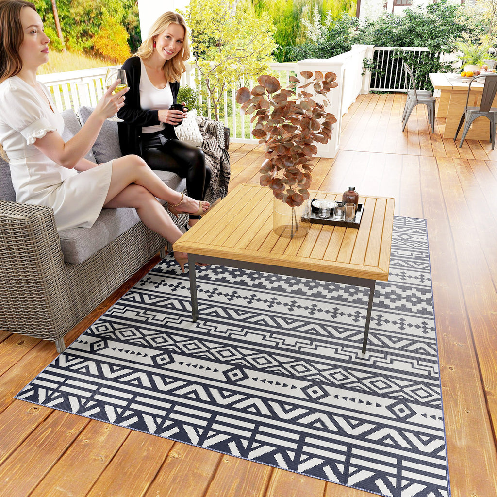 Outsunny Outdoor Patio Rug, Large Camping Carpet with Carrying Bag, 6' x 9' Waterproof Plastic Straw, Reversible, Blue & White Geometric